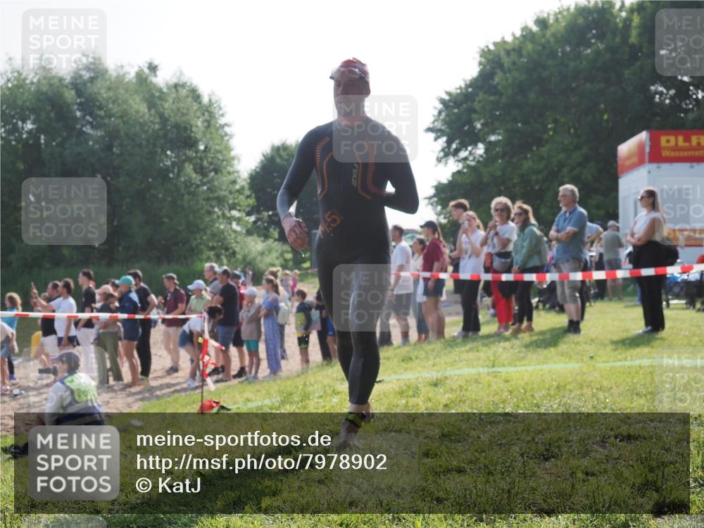 15.06.2025 - 27. Vierlanden-Triathlon KatJ http://msf.ph/oto/7978902 15.06.2025 08:41:24 Schwimmen 22, 111, 138, 176 meine-sportfotos.de