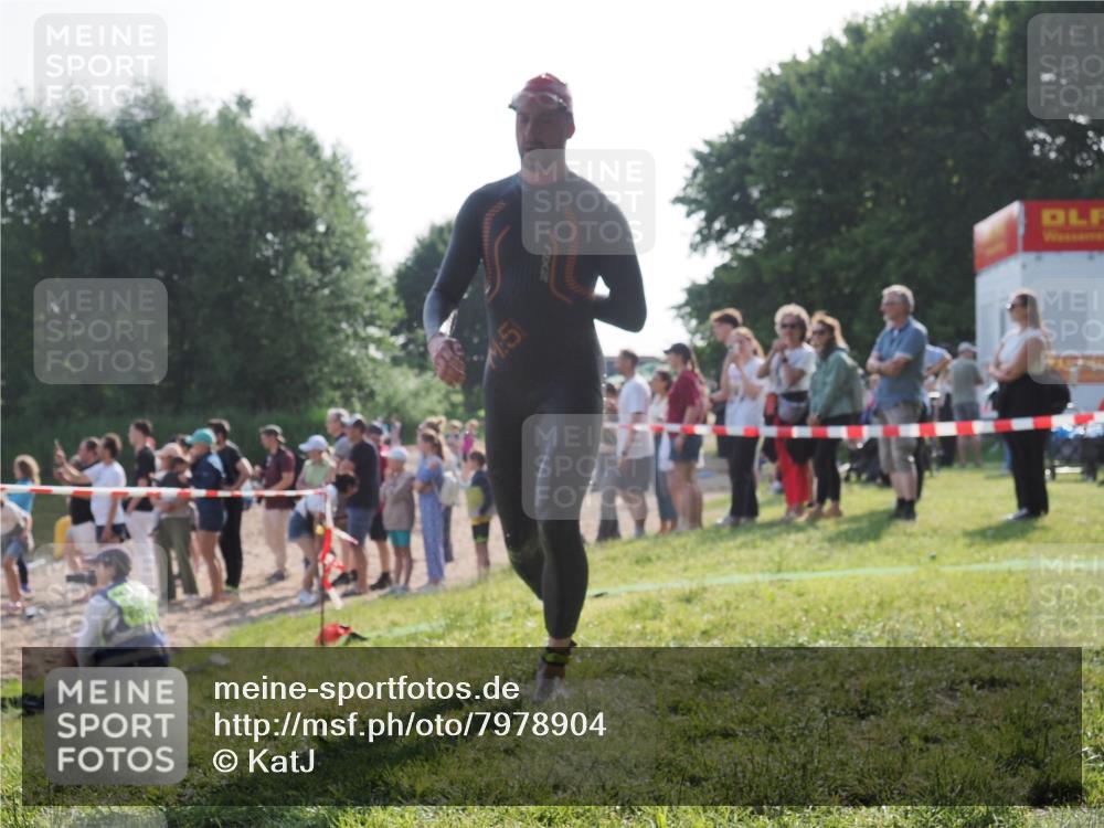 15.06.2025 - 27. Vierlanden-Triathlon KatJ http://msf.ph/oto/7978904 15.06.2025 08:41:24 Schwimmen 22, 111, 138, 176 meine-sportfotos.de