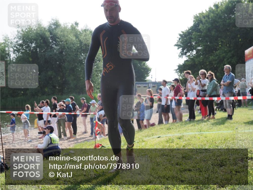 15.06.2025 - 27. Vierlanden-Triathlon KatJ http://msf.ph/oto/7978910 15.06.2025 08:41:25 Schwimmen 22, 111, 138, 176 meine-sportfotos.de