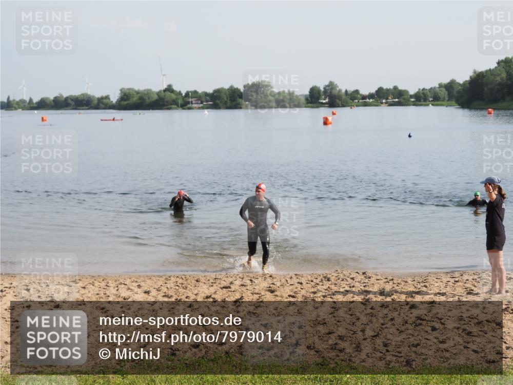 21.06.2025 - 27. Vierlanden-Triathlon MichiJ http://msf.ph/oto/7979014 15.06.2026 08:53:10 Schwimmen 133 meine-sportfotos.de