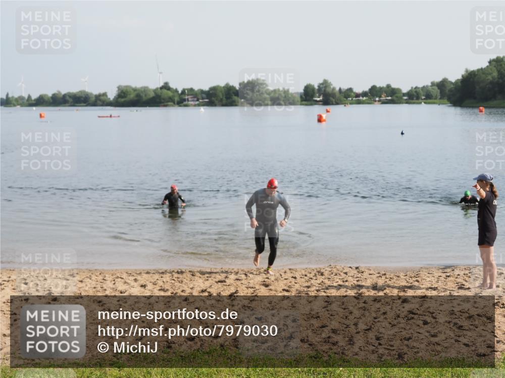 21.06.2025 - 27. Vierlanden-Triathlon MichiJ http://msf.ph/oto/7979030 15.06.2026 08:53:10 Schwimmen 133 meine-sportfotos.de