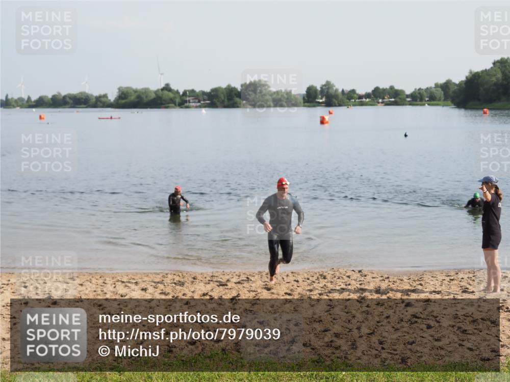 21.06.2025 - 27. Vierlanden-Triathlon MichiJ http://msf.ph/oto/7979039 15.06.2026 08:53:11 Schwimmen 133 meine-sportfotos.de
