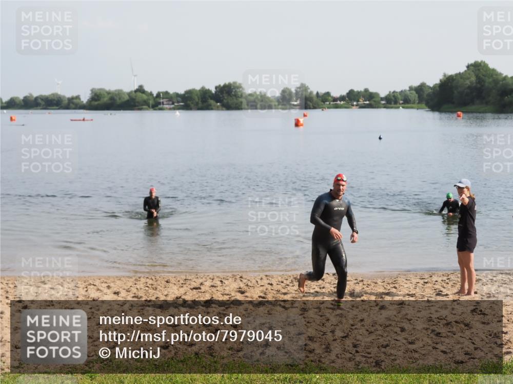 21.06.2025 - 27. Vierlanden-Triathlon MichiJ http://msf.ph/oto/7979045 15.06.2026 08:53:12 Schwimmen 133 meine-sportfotos.de