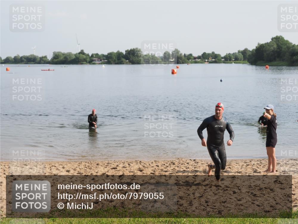 21.06.2025 - 27. Vierlanden-Triathlon MichiJ http://msf.ph/oto/7979055 15.06.2026 08:53:12 Schwimmen 133 meine-sportfotos.de