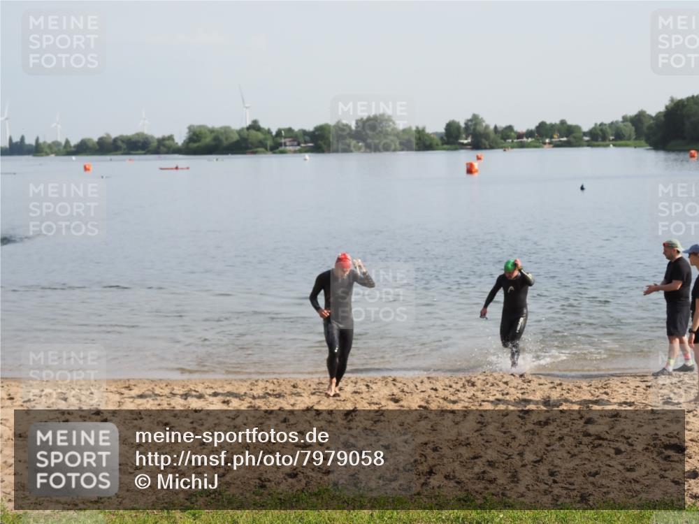 21.06.2025 - 27. Vierlanden-Triathlon MichiJ http://msf.ph/oto/7979058 15.06.2026 08:53:20 Schwimmen 133, 162, 169 meine-sportfotos.de