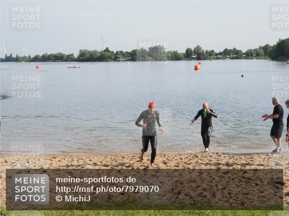 21.06.2025 - 27. Vierlanden-Triathlon MichiJ http://msf.ph/oto/7979070 15.06.2026 08:53:20 Schwimmen 133, 162, 169 meine-sportfotos.de