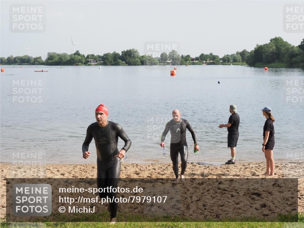 21.06.2025 - 27. Vierlanden-Triathlon MichiJ http://msf.ph/oto/7979107 15.06.2026 08:53:22 Schwimmen 162, 169 meine-sportfotos.de