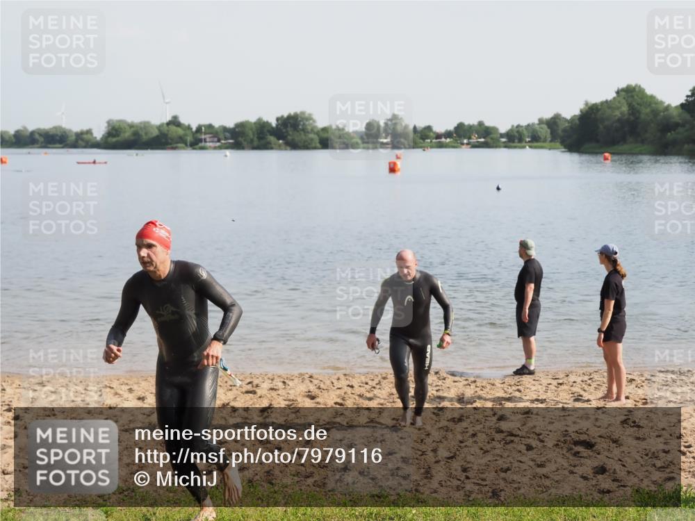 21.06.2025 - 27. Vierlanden-Triathlon MichiJ http://msf.ph/oto/7979116 15.06.2026 08:53:23 Schwimmen 162, 169 meine-sportfotos.de