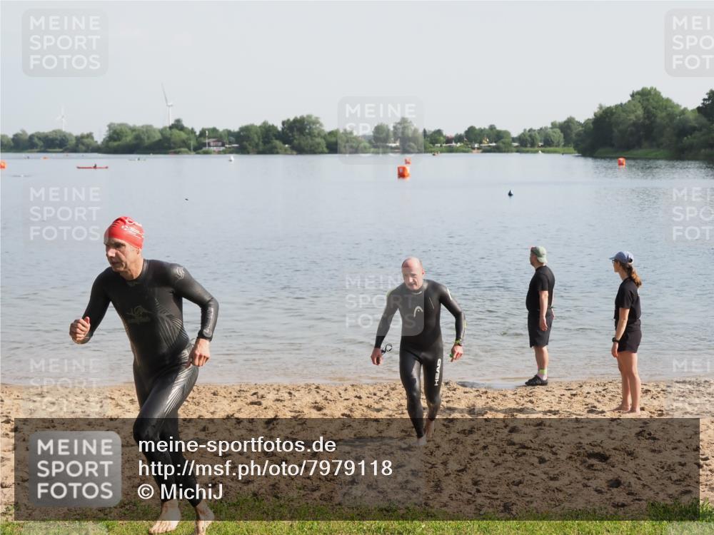 21.06.2025 - 27. Vierlanden-Triathlon MichiJ http://msf.ph/oto/7979118 15.06.2026 08:53:23 Schwimmen 162, 169 meine-sportfotos.de