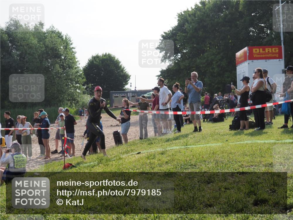 15.06.2025 - 27. Vierlanden-Triathlon KatJ http://msf.ph/oto/7979185 15.06.2025 08:43:06 Schwimmen 18, 72, 100, 137 meine-sportfotos.de