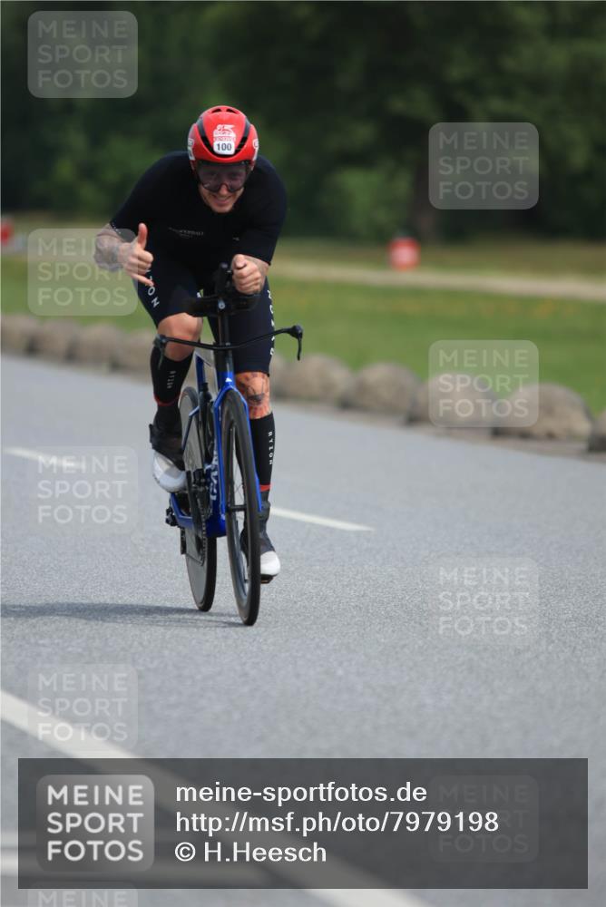 15.06.2025 - 27. Vierlanden-Triathlon H.Heesch http://msf.ph/oto/7979198 15.06.2025 10:27:45 Radfahren 49, 75, 100, 505, 529, 533, 552 meine-sportfotos.de