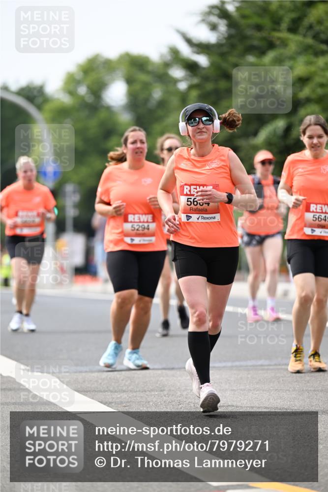 15.06.2025 - REWE Women's Run Dr. Thomas Lammeyer http://msf.ph/oto/7979271 15.06.2025 10:44:30 Laufen 5294, 560, 564 meine-sportfotos.de