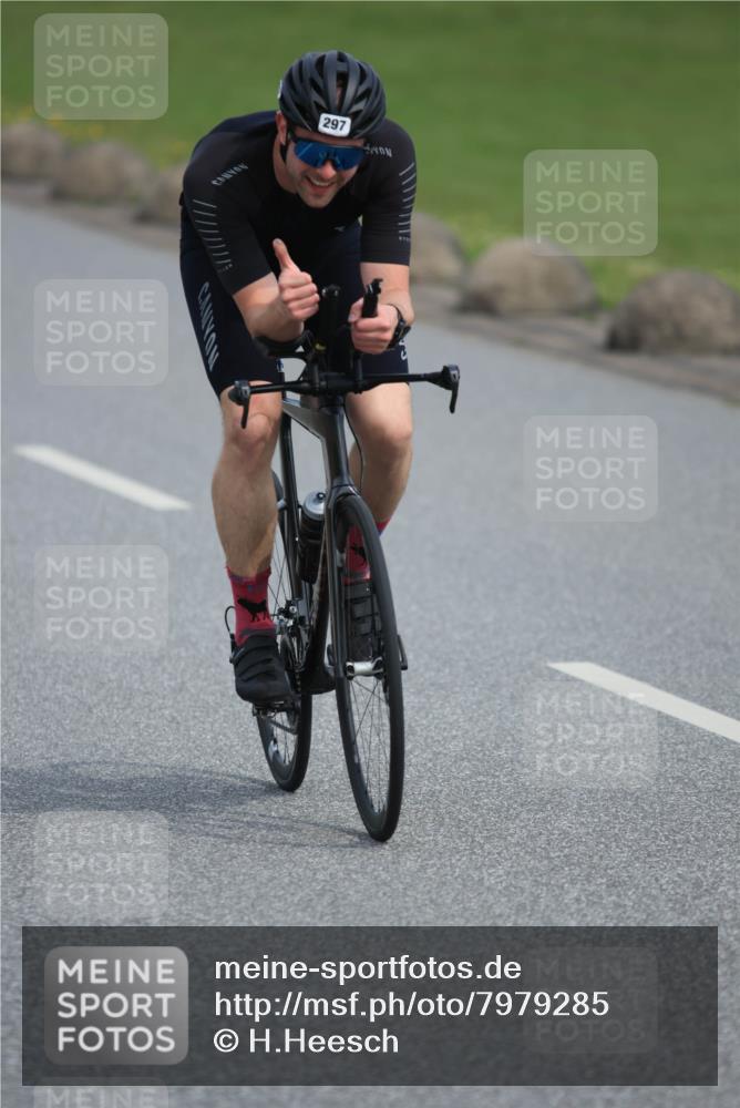 15.06.2025 - 27. Vierlanden-Triathlon H.Heesch http://msf.ph/oto/7979285 15.06.2025 10:31:11 Radfahren 255, 267, 297, 310, 335, 578 meine-sportfotos.de