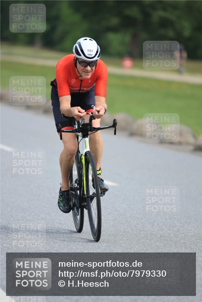 15.06.2025 - 27. Vierlanden-Triathlon H.Heesch http://msf.ph/oto/7979330 15.06.2025 10:31:31 Radfahren 191, 231 meine-sportfotos.de