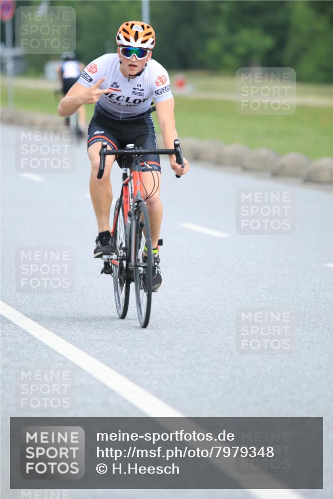 15.06.2025 - 27. Vierlanden-Triathlon H.Heesch http://msf.ph/oto/7979348 15.06.2025 10:32:04 Radfahren 30, 223, 354, 500 meine-sportfotos.de