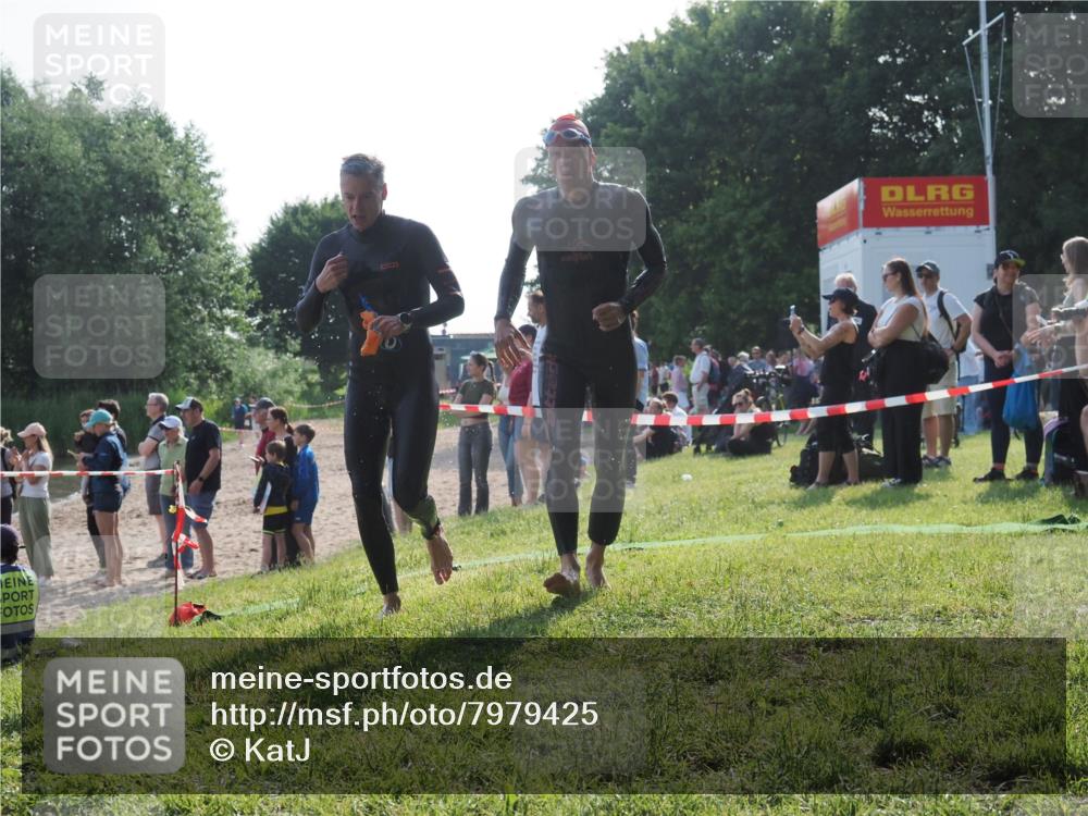 15.06.2025 - 27. Vierlanden-Triathlon KatJ http://msf.ph/oto/7979425 15.06.2025 08:43:24 Schwimmen 11, 102, 139, 148 meine-sportfotos.de