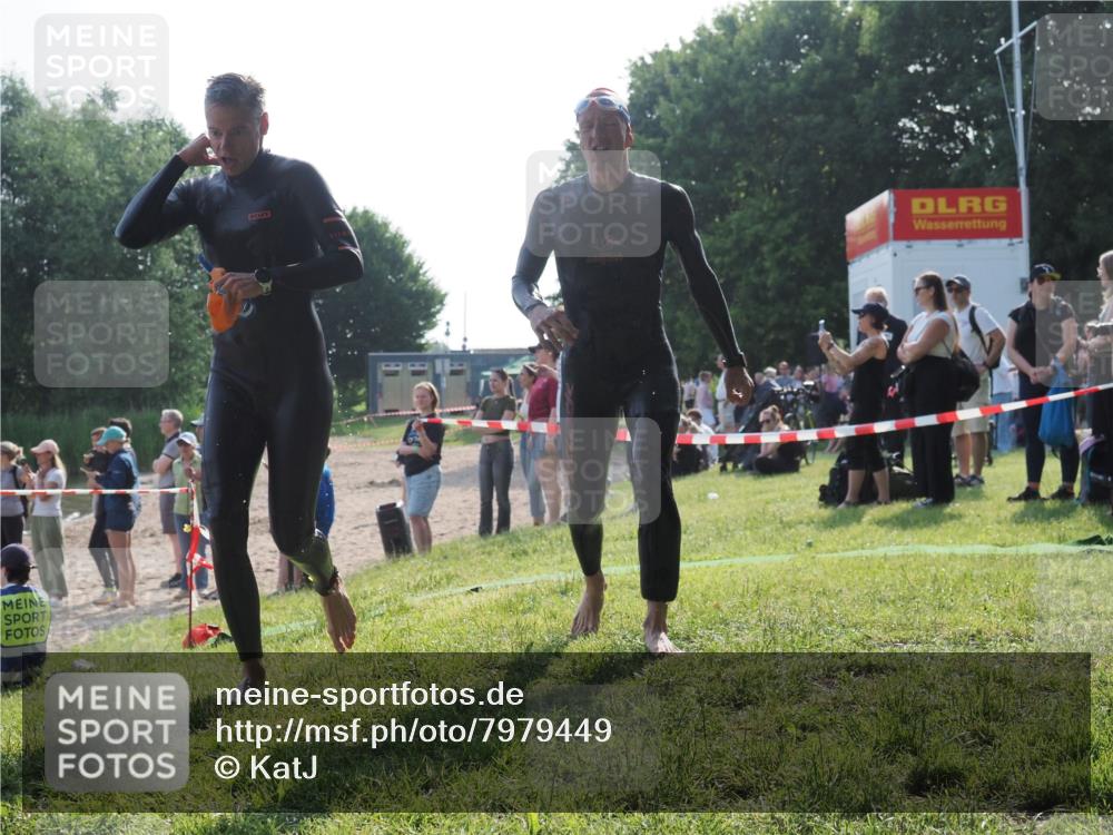 15.06.2025 - 27. Vierlanden-Triathlon KatJ http://msf.ph/oto/7979449 15.06.2025 08:43:24 Schwimmen 11, 102, 139, 148 meine-sportfotos.de