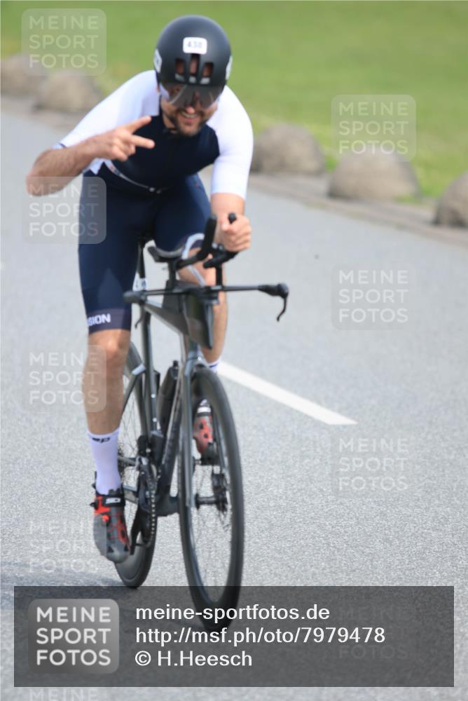 15.06.2025 - 27. Vierlanden-Triathlon H.Heesch http://msf.ph/oto/7979478 15.06.2025 10:33:21 Radfahren 59, 67, 100, 176, 326, 329, 438 meine-sportfotos.de