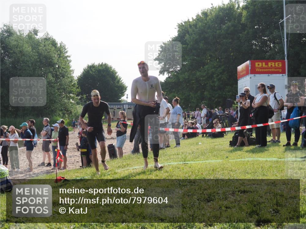 15.06.2025 - 27. Vierlanden-Triathlon KatJ http://msf.ph/oto/7979604 15.06.2025 08:43:36 Schwimmen 32, 65, 74, 148 meine-sportfotos.de