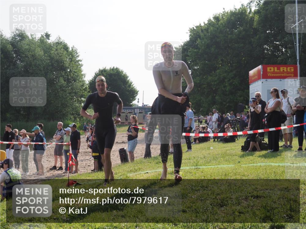 15.06.2025 - 27. Vierlanden-Triathlon KatJ http://msf.ph/oto/7979617 15.06.2025 08:43:37 Schwimmen 32, 65, 74, 148 meine-sportfotos.de