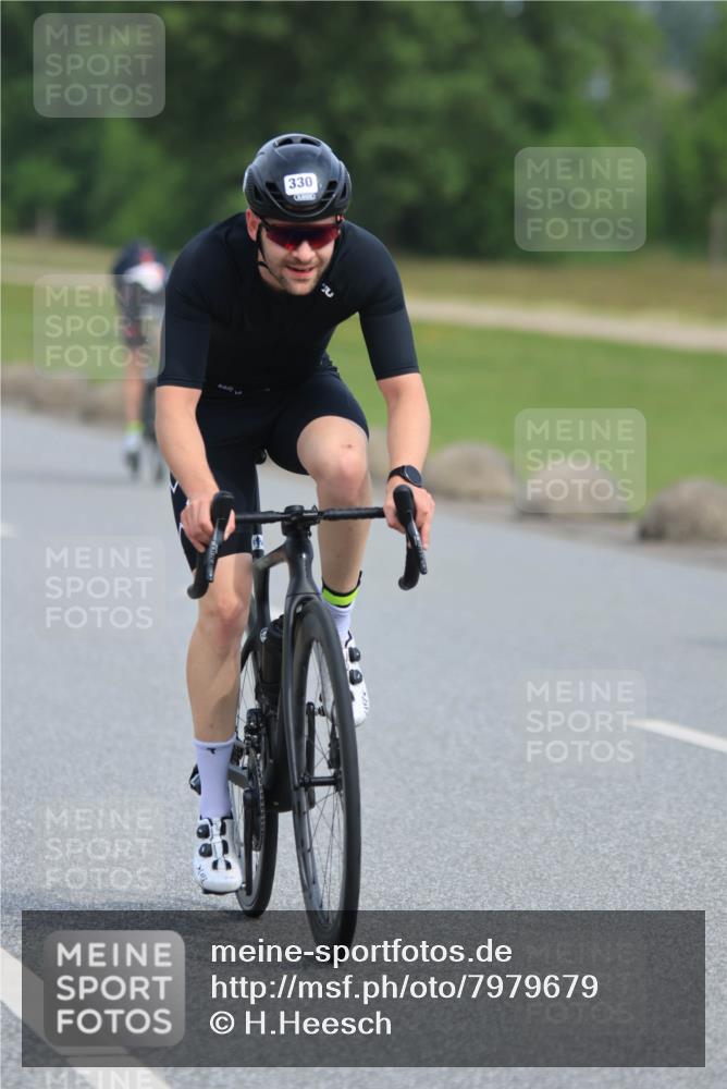 15.06.2025 - 27. Vierlanden-Triathlon H.Heesch http://msf.ph/oto/7979679 15.06.2025 10:35:11 Radfahren 26, 122, 251, 268, 330, 336 meine-sportfotos.de