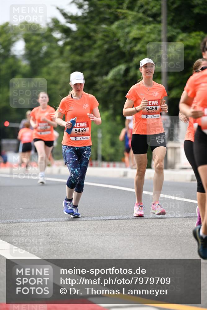15.06.2025 - REWE Women's Run Dr. Thomas Lammeyer http://msf.ph/oto/7979709 15.06.2025 10:44:50 Laufen 5459, 5458 meine-sportfotos.de