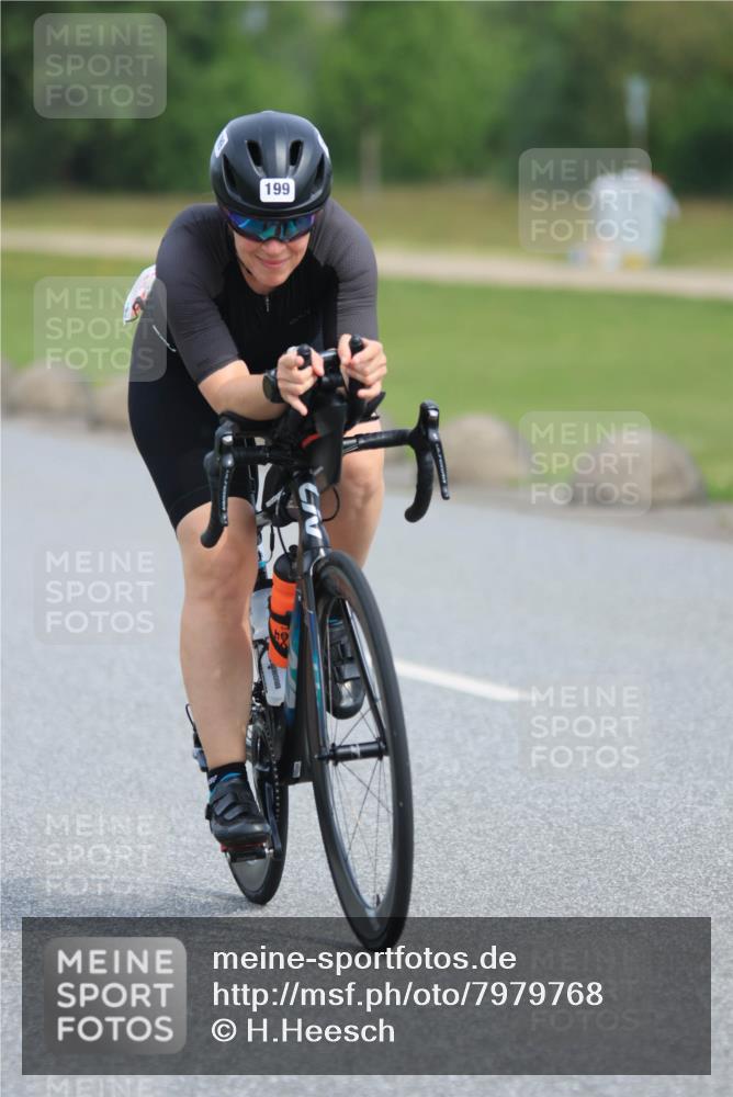 15.06.2025 - 27. Vierlanden-Triathlon H.Heesch http://msf.ph/oto/7979768 15.06.2025 10:35:46 Radfahren 21, 134, 199 meine-sportfotos.de