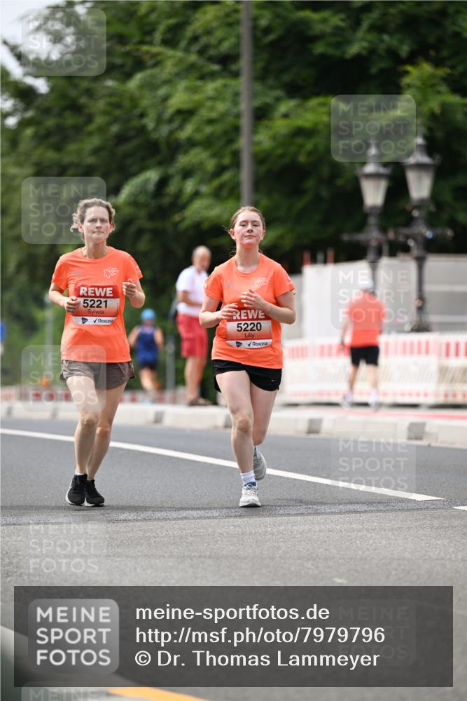 15.06.2025 - REWE Women's Run Dr. Thomas Lammeyer http://msf.ph/oto/7979796 15.06.2025 10:44:53 Laufen 5221, 5220 meine-sportfotos.de