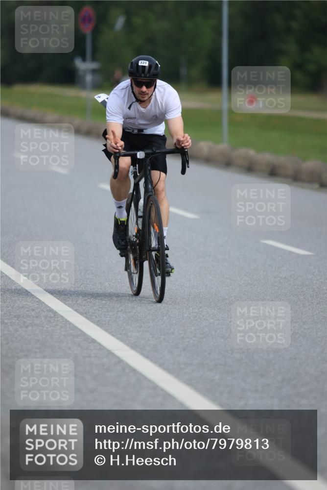 15.06.2025 - 27. Vierlanden-Triathlon H.Heesch http://msf.ph/oto/7979813 15.06.2025 10:36:12 Radfahren 285, 312, 331, 348 meine-sportfotos.de