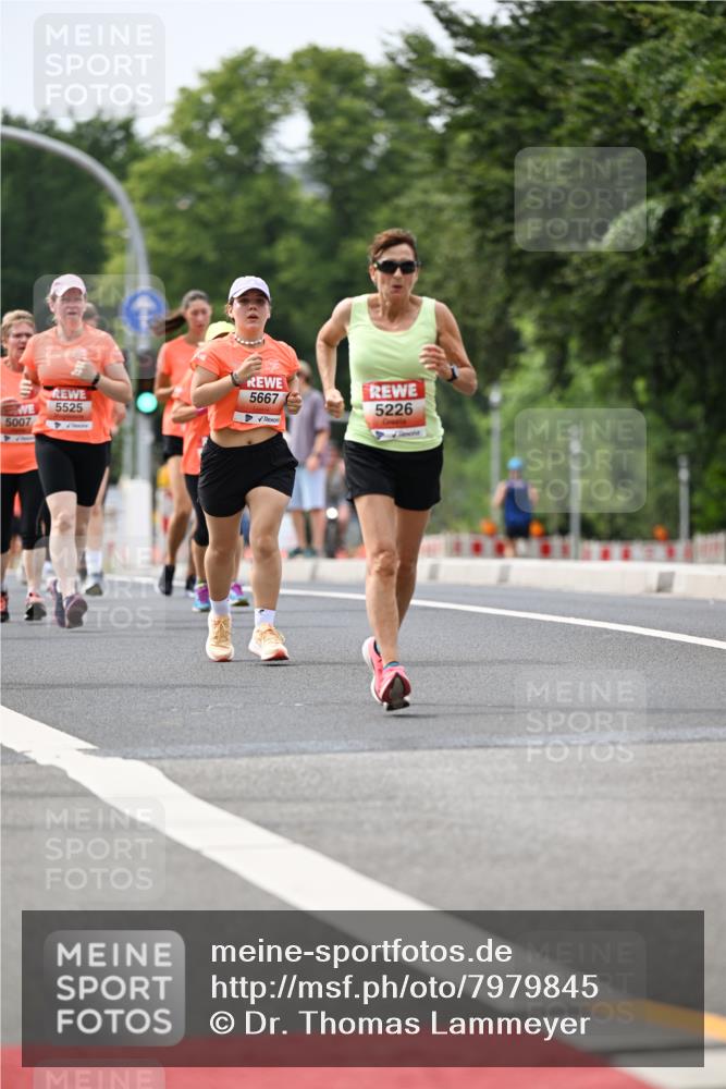 15.06.2025 - REWE Women's Run Dr. Thomas Lammeyer http://msf.ph/oto/7979845 15.06.2025 10:44:57 Laufen 5667, 5525, 5226 meine-sportfotos.de