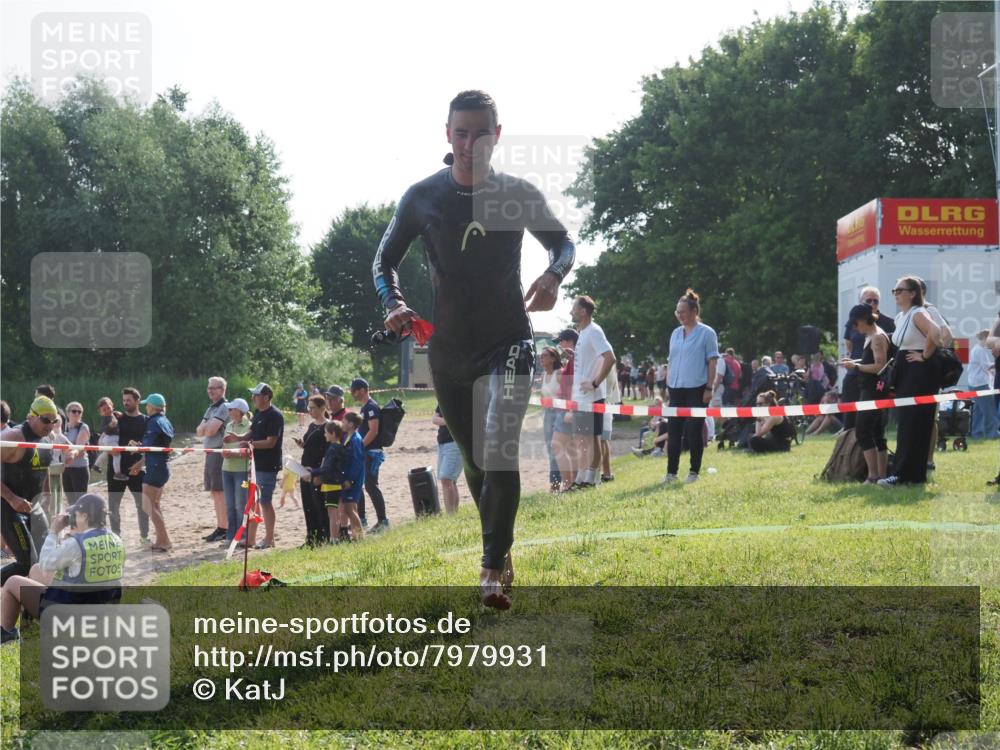 15.06.2025 - 27. Vierlanden-Triathlon KatJ http://msf.ph/oto/7979931 15.06.2025 08:44:02 Schwimmen 23, 84, 97, 113, 153, 183 meine-sportfotos.de