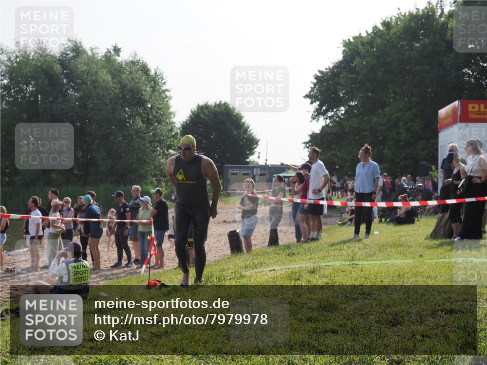 15.06.2025 - 27. Vierlanden-Triathlon KatJ http://msf.ph/oto/7979978 15.06.2025 08:44:04 Schwimmen 23, 84, 97, 153, 183 meine-sportfotos.de