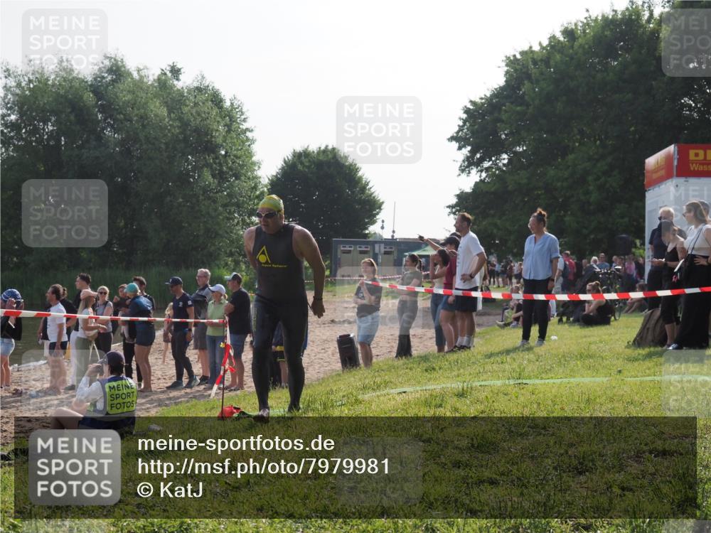 15.06.2025 - 27. Vierlanden-Triathlon KatJ http://msf.ph/oto/7979981 15.06.2025 08:44:04 Schwimmen 23, 84, 97, 153, 183 meine-sportfotos.de