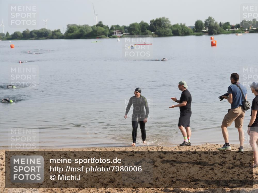 21.06.2025 - 27. Vierlanden-Triathlon MichiJ http://msf.ph/oto/7980006 15.06.2026 09:00:34 Schwimmen 58 meine-sportfotos.de