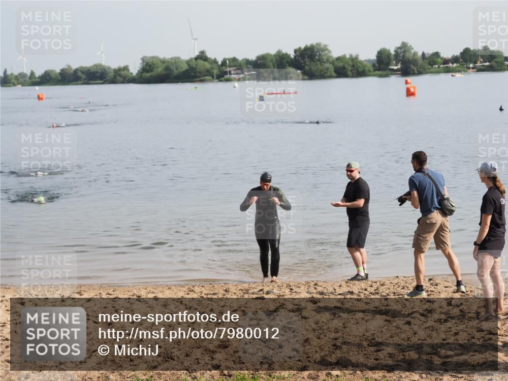 21.06.2025 - 27. Vierlanden-Triathlon MichiJ http://msf.ph/oto/7980012 15.06.2026 09:00:35 Schwimmen 58 meine-sportfotos.de