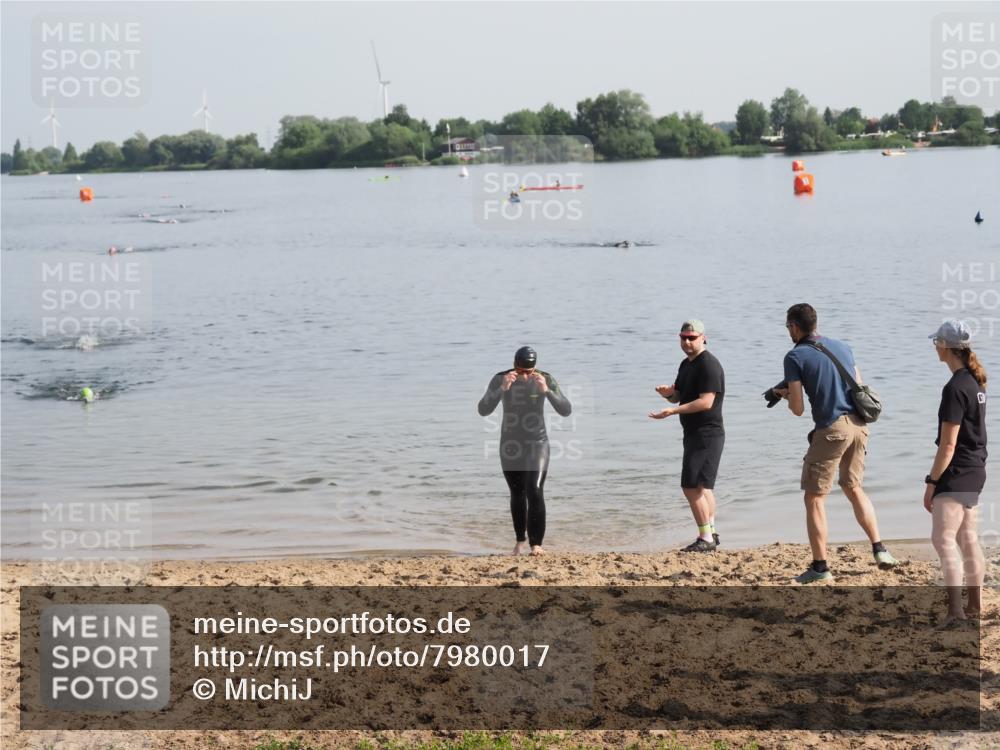 21.06.2025 - 27. Vierlanden-Triathlon MichiJ http://msf.ph/oto/7980017 15.06.2026 09:00:35 Schwimmen 58 meine-sportfotos.de