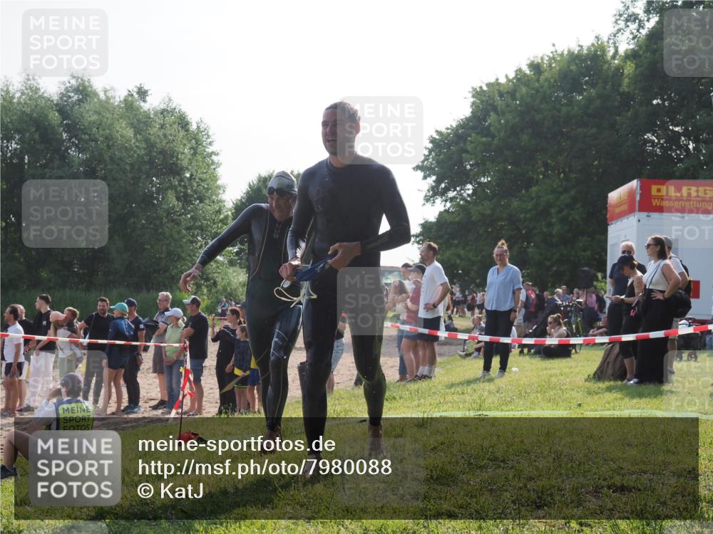 15.06.2025 - 27. Vierlanden-Triathlon KatJ http://msf.ph/oto/7980088 15.06.2025 08:44:10 Schwimmen 23, 97, 153, 174, 183 meine-sportfotos.de
