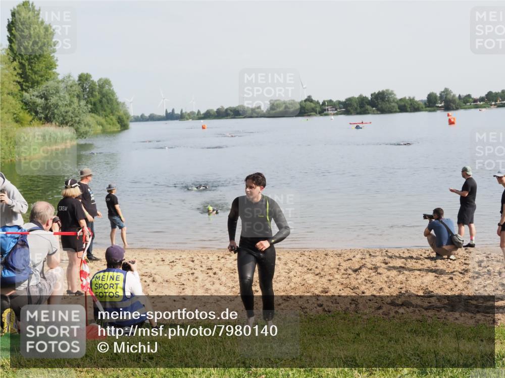 21.06.2025 - 27. Vierlanden-Triathlon MichiJ http://msf.ph/oto/7980140 15.06.2026 09:00:42 Schwimmen 58 meine-sportfotos.de