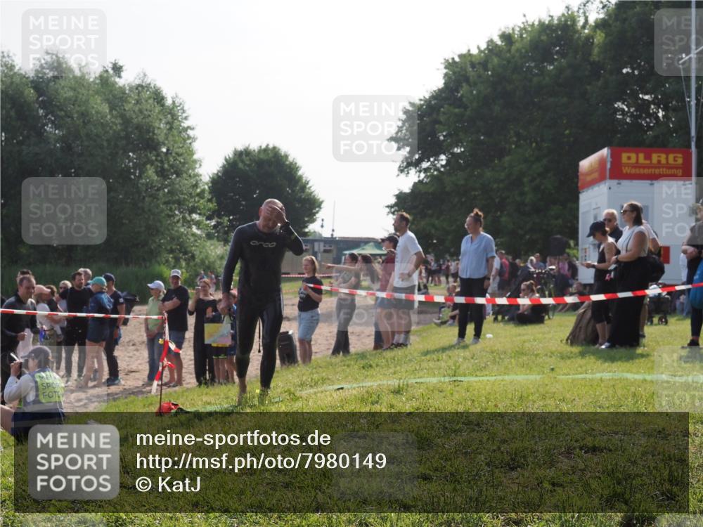 15.06.2025 - 27. Vierlanden-Triathlon KatJ http://msf.ph/oto/7980149 15.06.2025 08:44:17 Schwimmen 97, 130, 153, 173, 174 meine-sportfotos.de