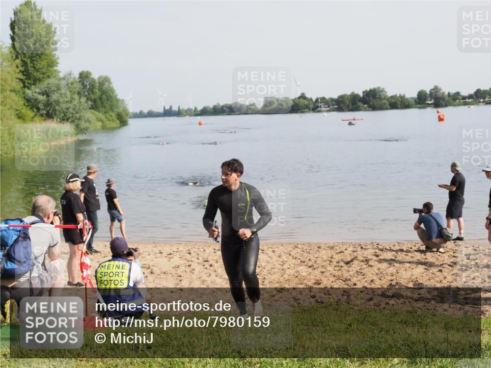 21.06.2025 - 27. Vierlanden-Triathlon MichiJ http://msf.ph/oto/7980159 15.06.2026 09:00:42 Schwimmen 58 meine-sportfotos.de