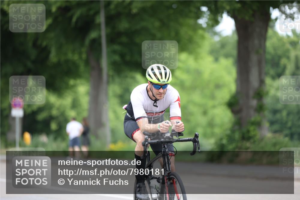 15.06.2025 - 7 Türme Triathlon Yannick Fuchs http://msf.ph/oto/7980181 15.06.2025 11:20:35 Radfahren 320 meine-sportfotos.de