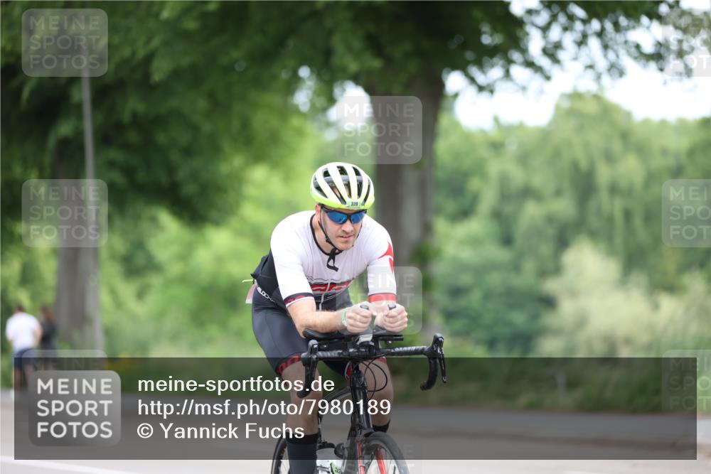 15.06.2025 - 7 Türme Triathlon Yannick Fuchs http://msf.ph/oto/7980189 15.06.2025 11:20:35 Radfahren 320 meine-sportfotos.de