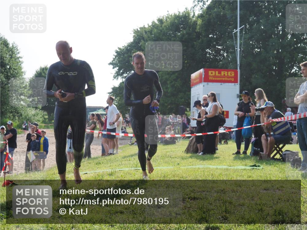 15.06.2025 - 27. Vierlanden-Triathlon KatJ http://msf.ph/oto/7980195 15.06.2025 08:44:20 Schwimmen 130, 173, 174 meine-sportfotos.de