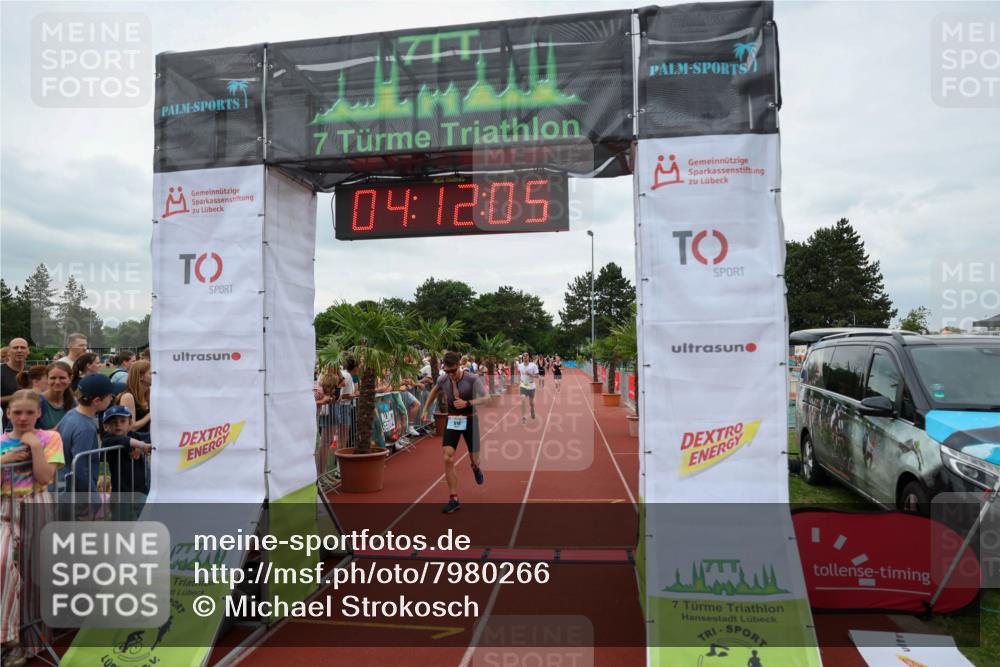 15.06.2025 - 7 Türme Triathlon Michael Strokosch http://msf.ph/oto/7980266 15.06.2025 14:12:05 Ziel 537, 610, 1047, 1056 meine-sportfotos.de