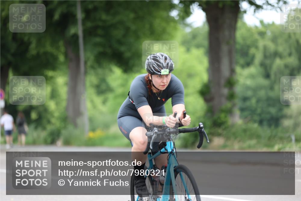 15.06.2025 - 7 Türme Triathlon Yannick Fuchs http://msf.ph/oto/7980321 15.06.2025 11:20:43 Radfahren  meine-sportfotos.de