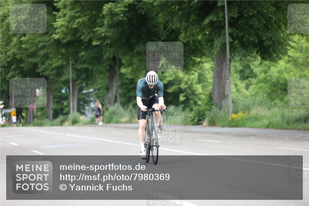15.06.2025 - 7 Türme Triathlon Yannick Fuchs http://msf.ph/oto/7980369 15.06.2025 11:21:55 Radfahren  meine-sportfotos.de