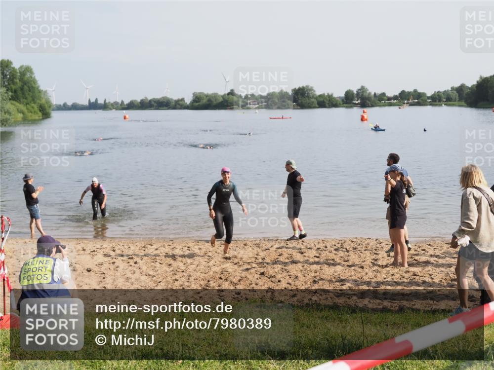 21.06.2025 - 27. Vierlanden-Triathlon MichiJ http://msf.ph/oto/7980389 15.06.2026 09:01:52 Schwimmen 196, 206, 214, 242 meine-sportfotos.de