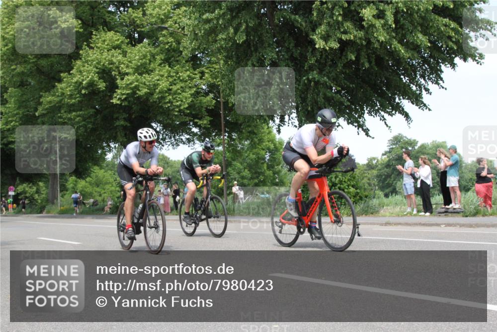 15.06.2025 - 7 Türme Triathlon Yannick Fuchs http://msf.ph/oto/7980423 15.06.2025 13:25:13 Radfahren  meine-sportfotos.de