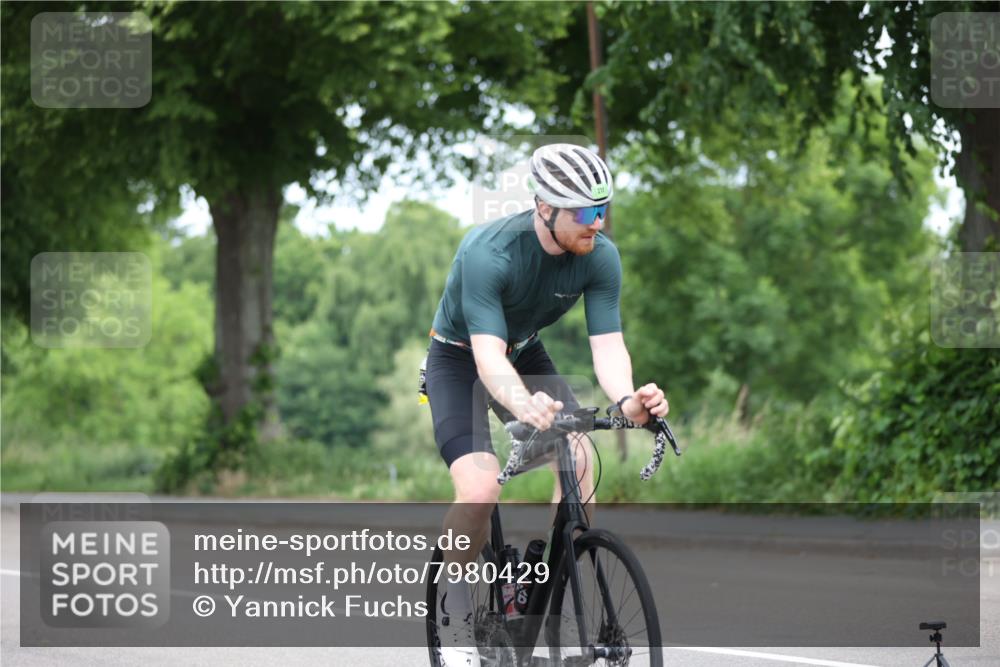 15.06.2025 - 7 Türme Triathlon Yannick Fuchs http://msf.ph/oto/7980429 15.06.2025 11:21:56 Radfahren  meine-sportfotos.de