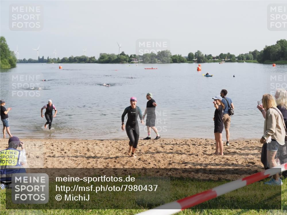21.06.2025 - 27. Vierlanden-Triathlon MichiJ http://msf.ph/oto/7980437 15.06.2026 09:01:52 Schwimmen 196, 206, 214, 242 meine-sportfotos.de